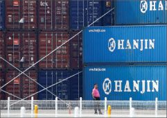Shipping bankruptcy strands ships, roils maritime cargo industry