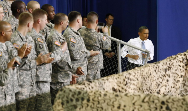 Obama pays tribute to unit in bin Laden raid