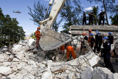Chinese rescue team continues work in quake-hit Haiti