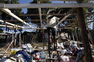 Haitians tire of waiting, start own rebuilding