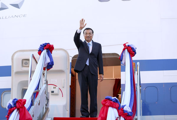 Chinese premier arrives in Laos for visit, East Asia leaders' meetings