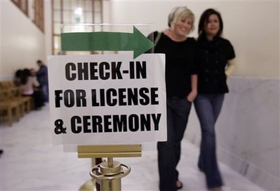 Gay couples to start to marry in Connecticut
