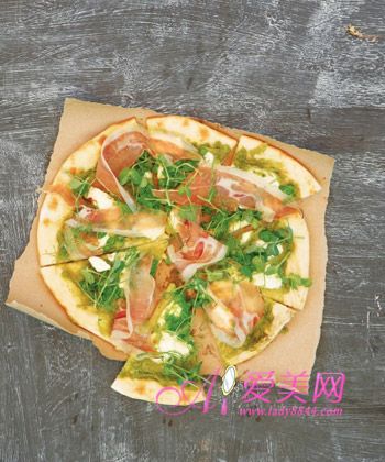 美味氧气减肥食谱:番茄菠菜披萨