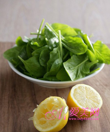 美味氧气减肥食谱:番茄菠菜披萨