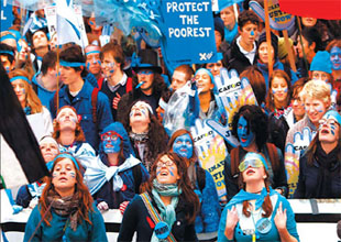 英国民众游行：气候峰会要有实质结果