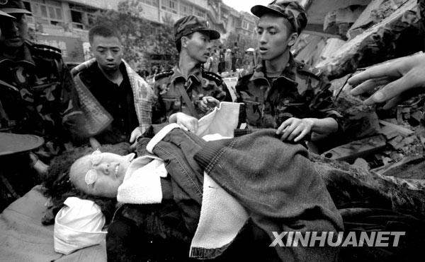 汶川地震一周年：历史永远铭记[组图]