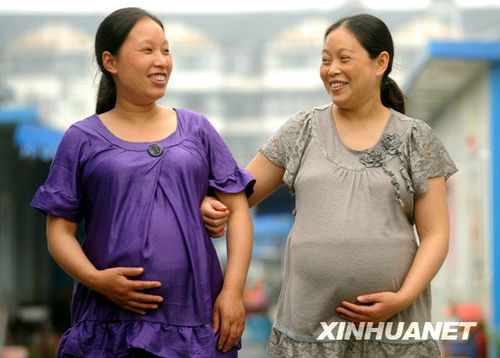 组图:“我们要再做一次妈妈”