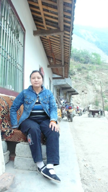 一年后,苦难中英雄的灾区人民昂起了头