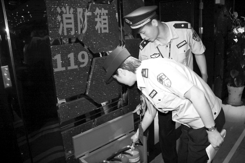 福州警方开展“5·18”场所安全大检查