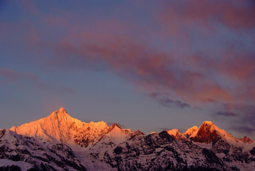 云南迪庆藏族自治州州长：努力打造发展和谐生态香格里拉