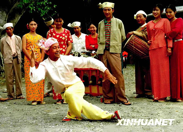 共和国同龄人：一个跳了40年孔雀舞的民间艺人