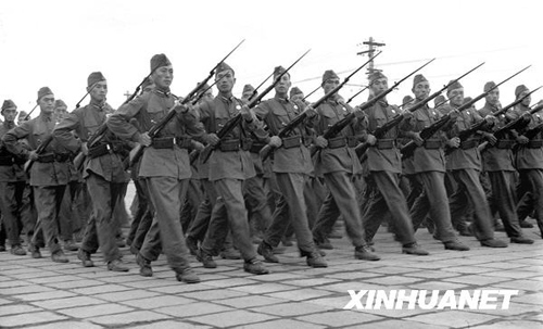1955年：实行军衔制 换装大阅兵