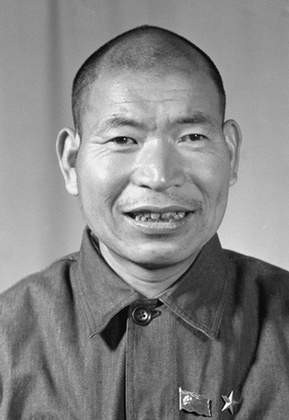 时传祥:宁愿一人脏,换来万家净