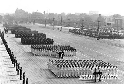 1957年：受阅人数少 外宾空前多