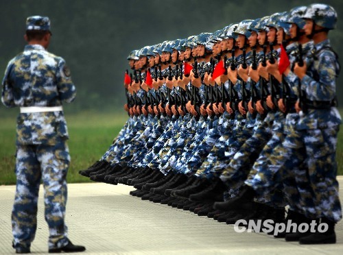 国庆60周年大阅兵信息密集披露 规模料将空前