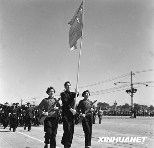 1958年：女民兵方队首次亮相