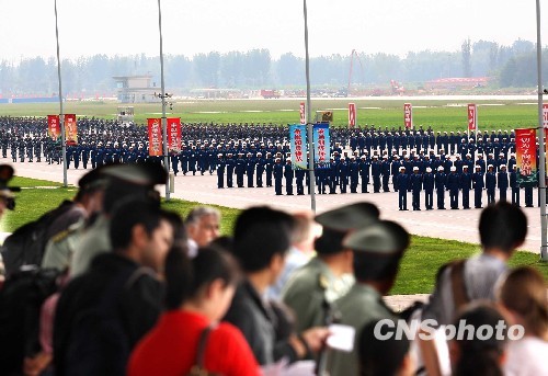 国庆阅兵徒步方队阅兵村首次向境外媒体开放<IMG src=