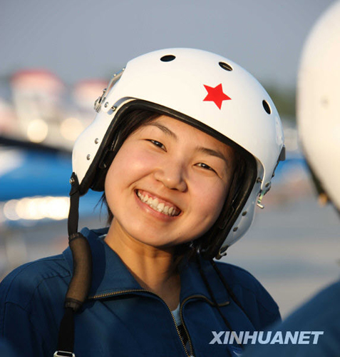 首批战斗机女飞行员将亮相国庆阅兵