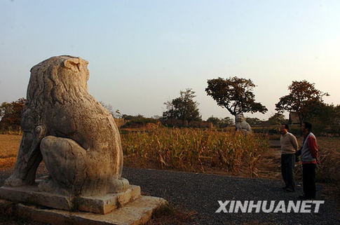 唐桥陵考古首次发现三出阙