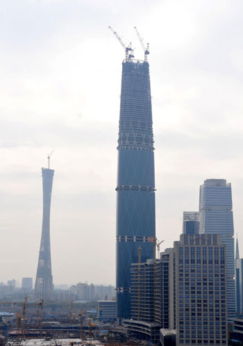 广州第一高楼1300米,世界第一高楼2400米 华南第一高楼广州国际金融中心封顶