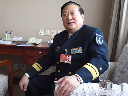 中国人民解放军海军副参谋长张德顺将军7日在接受《中国日报》专访