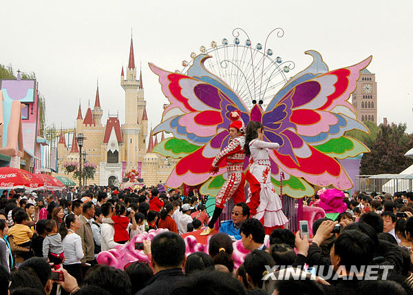 五一佳节游兴浓[组图]