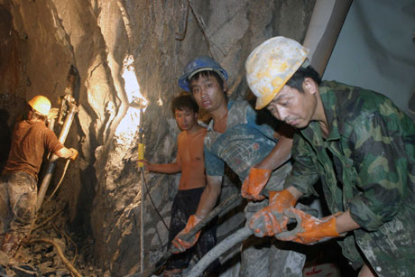 三亚新建环城高速隧道发生重大塌方