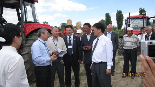 中国一拖拖拉机哈萨克斯坦组装厂投产