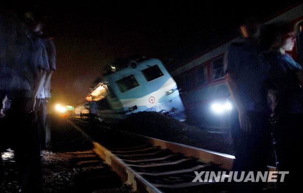 湖南郴州发生一起列车相撞事故[组图]