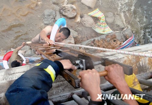 南方十省区遭遇今年入汛以来最大暴雨袭击(组图)