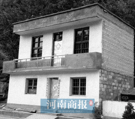 “最牛门面房”土墙充楼房 官方回应决非政绩工程