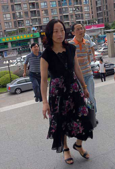 杭州飙车案开审肇事者否认飙车 赔偿巨款或轻判(图)