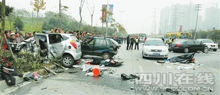 成都男子无证且醉酒驾车致4人死亡获死刑(图)