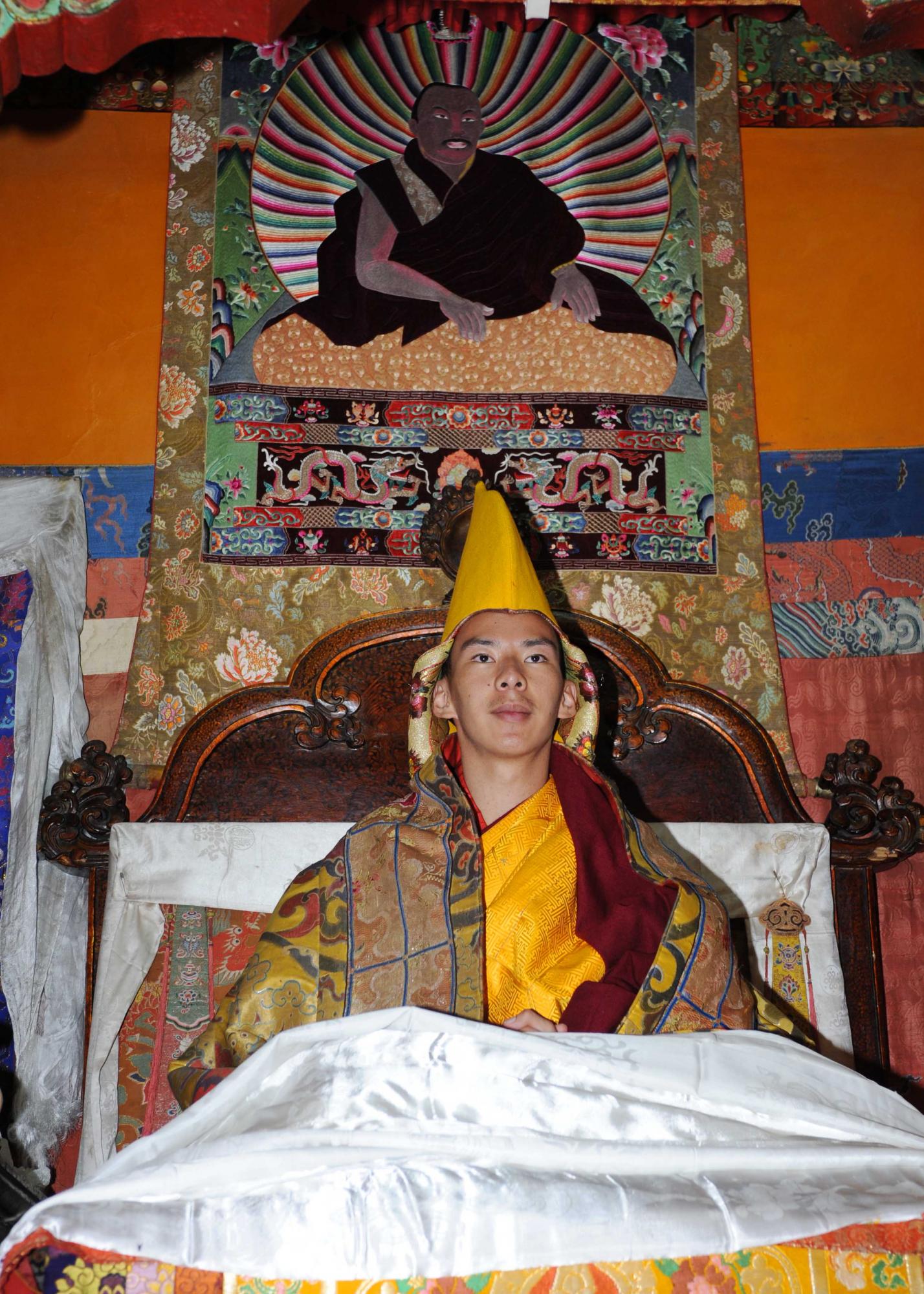 第十一世班禅在扎什伦布寺受比丘戒