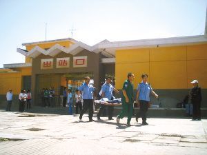 开往乌鲁木齐火车着火 千余乘客徒步逃生（图）