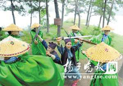 南京白领拍另类古装写真　当小龙女花3000块(图)