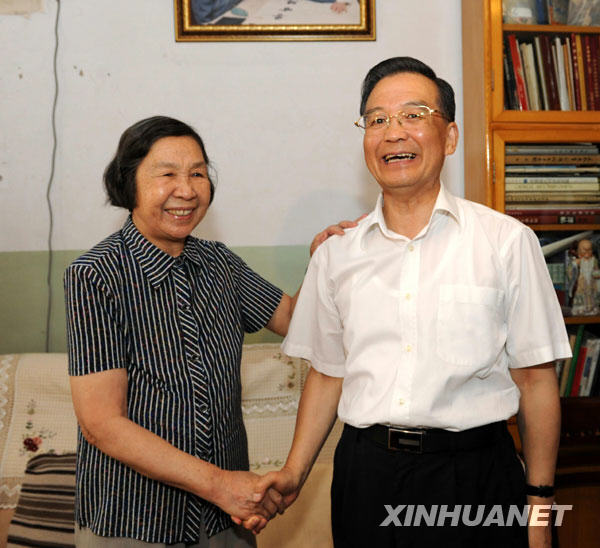 拳拳之心 殷殷深情[组图]