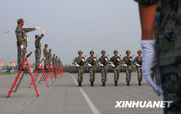 走近国庆受阅部队[组图]