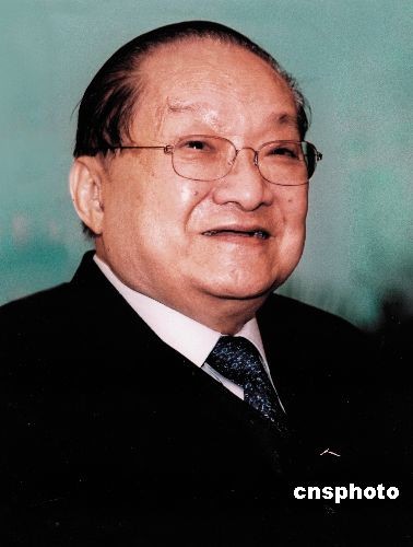 金庸当选中国作协第七届全国委员会名誉副主席