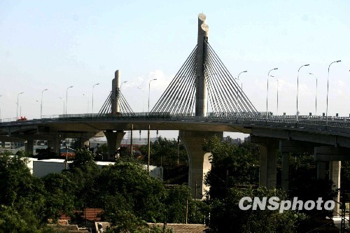 北京六环路全线贯通 每公里造价约一亿元