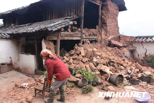 云南宾川地震造成33.6万人受灾 数万间房屋倒塌