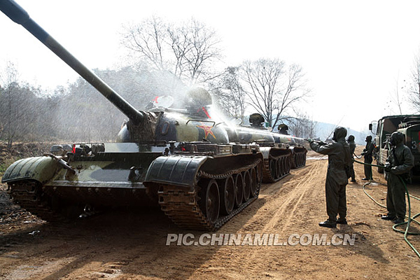 “铁骑-2009”实兵演习 合成战斗群全新亮相