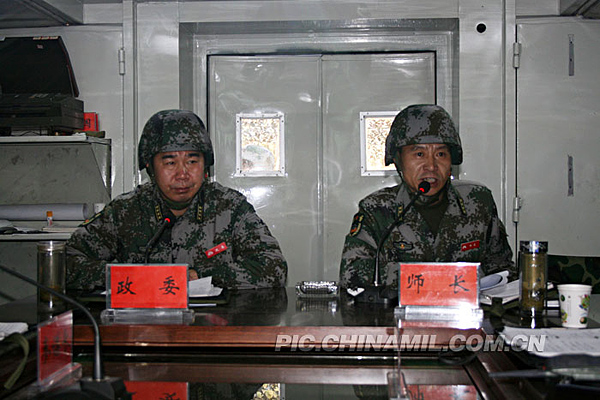 “铁骑-2009”实兵演习 合成战斗群全新亮相