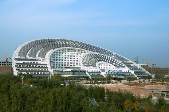 全球最大太阳能办公大楼亮相山东(组图)