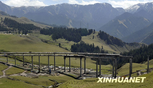 高速公路跃天山