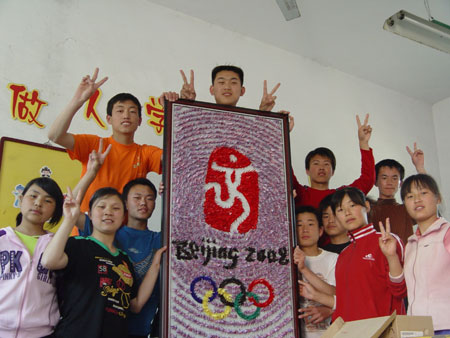 Deaf-mute students embrace Olympics with handwork cranes