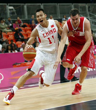 Men's basketball suffers 2nd loss after rout to Russia