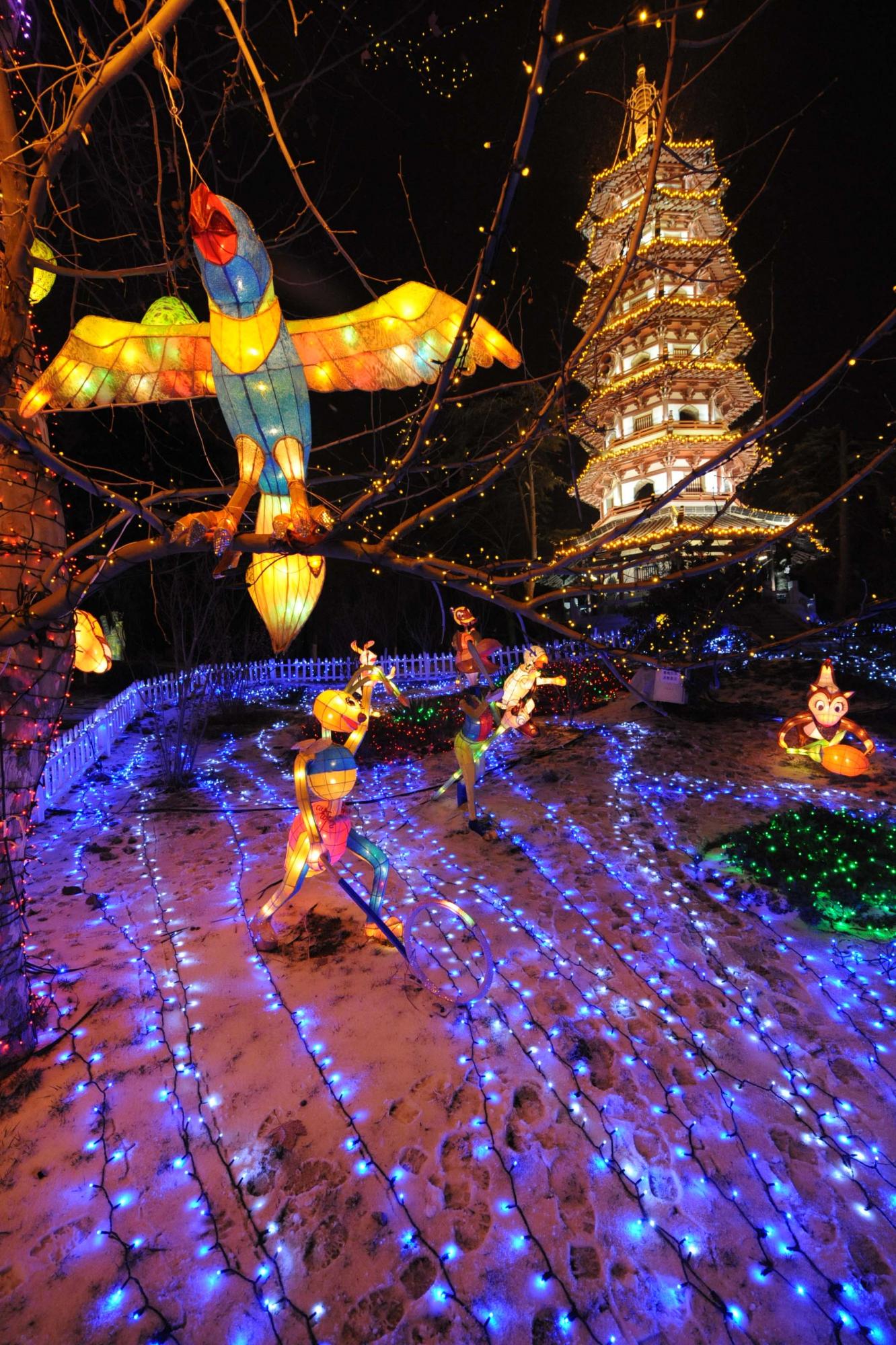 Chinese mainland, Taiwan hold 1st joint lantern fair in Nanjing