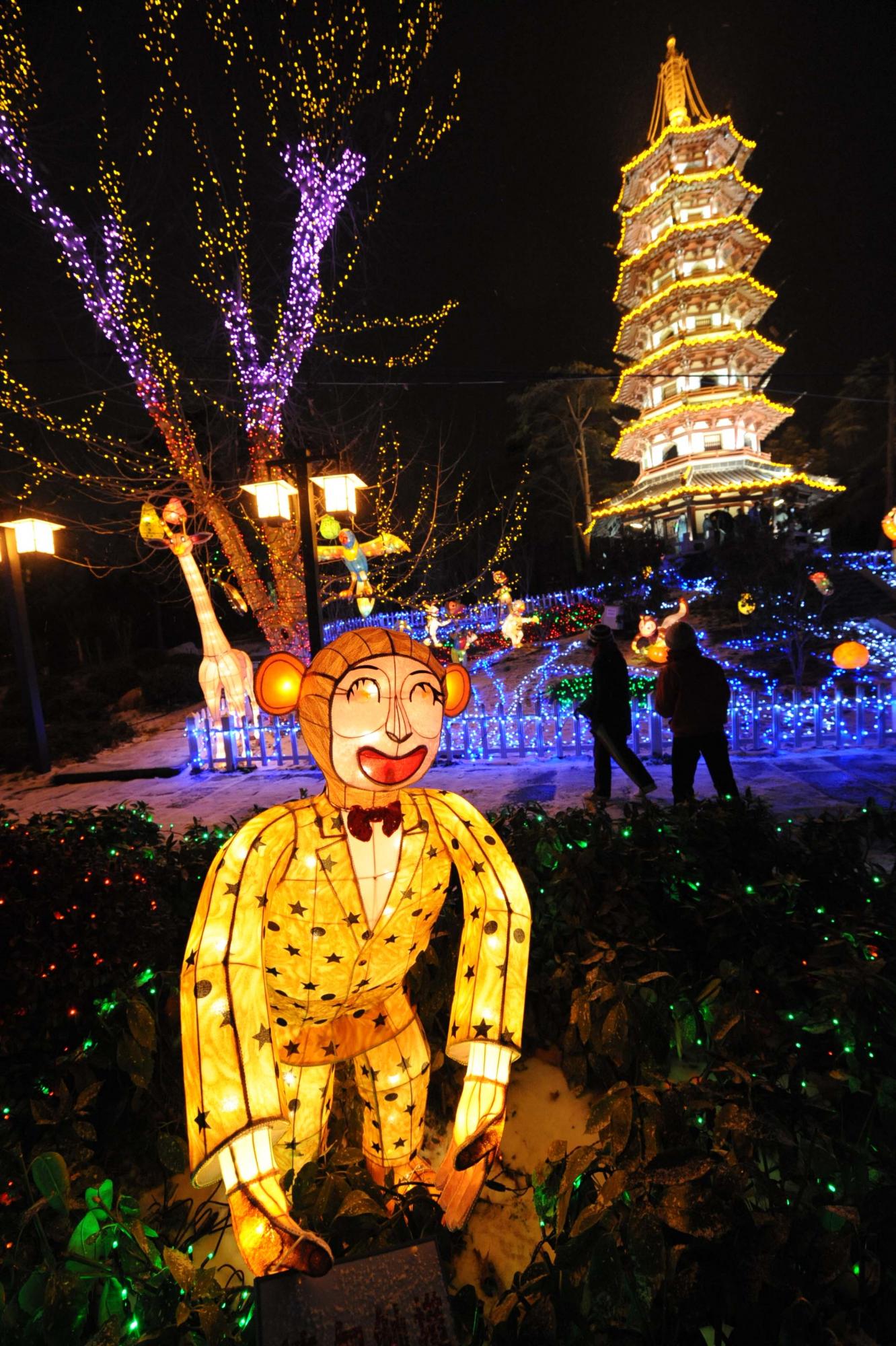 Chinese mainland, Taiwan hold 1st joint lantern fair in Nanjing