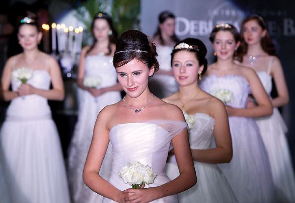 Debutante ball bounces back - China - Chinadaily.com.cn